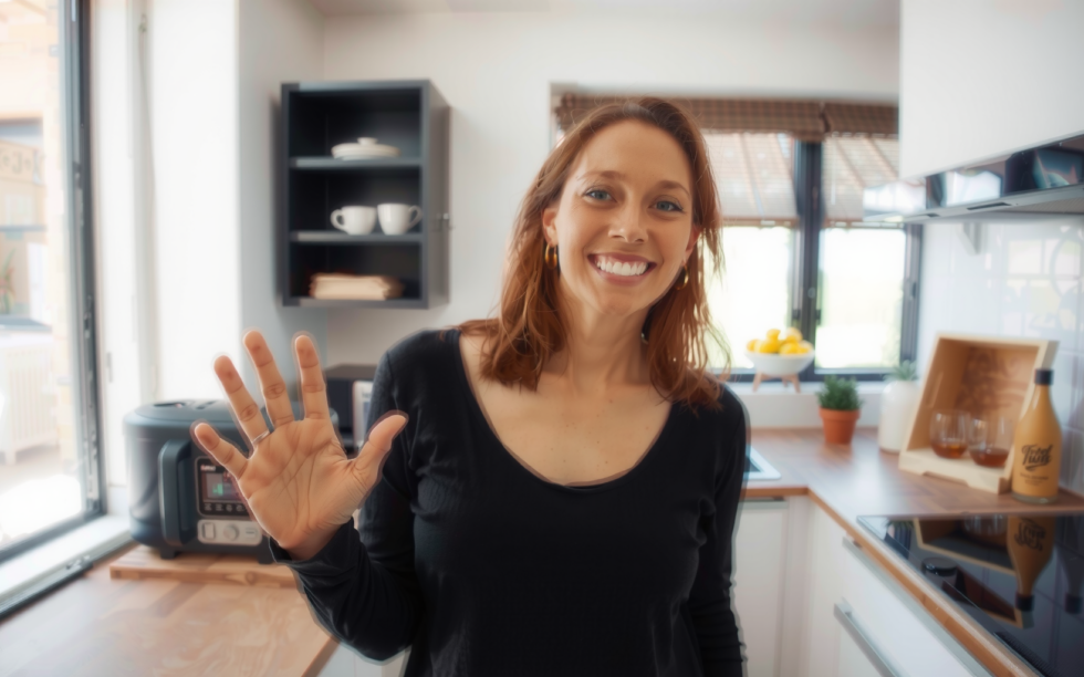 dual zone air fryer — lifestyle photo showing HoninJoy 12L Double Stack in use