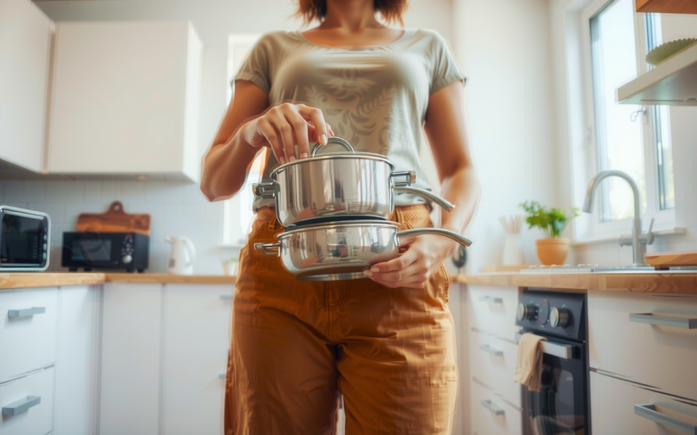 Tefal Ingenio Unlimited 3 piece pan — lifestyle photo showing Tefal Ingenio Unlimited ON in use