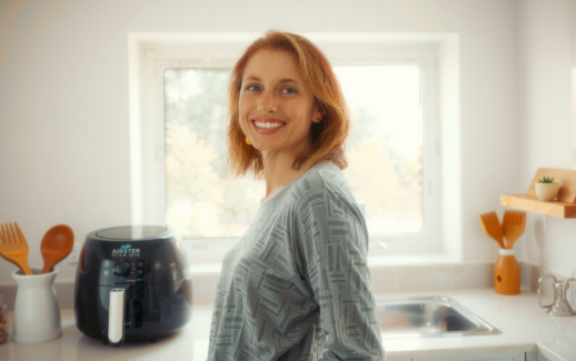 Bosch MAFD661B0G air fryer review — lifestyle photo showing Bosch Air Fryer Series in use